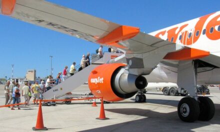 EasyJet to take out seats so it can fly with fewer crew