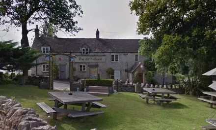 Air Balloon: Landmark pub to close forever on New Year’s Eve