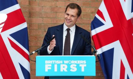 Reform to slash HMRC officials’ pay if taxpayers wait too long