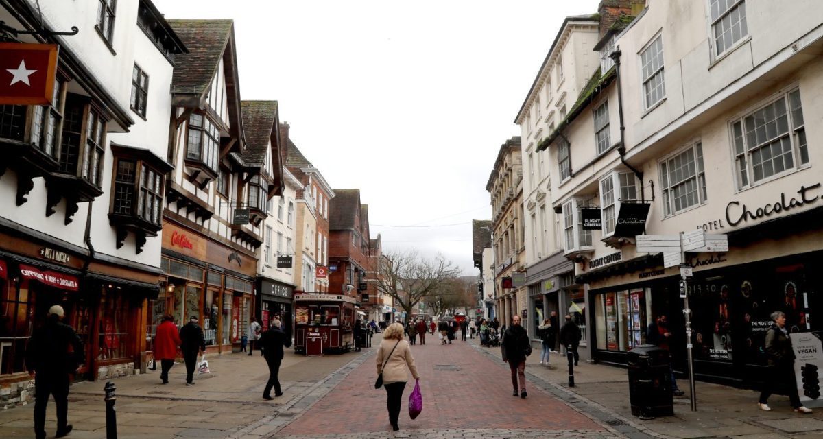 Healey plans £1bn e-commerce crackdown to fund retail tax breaks